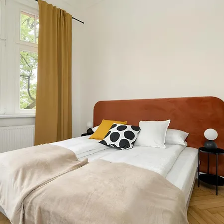 Apartment Bright Near The Zoo Kraszewskiego 17 By Heyrent *