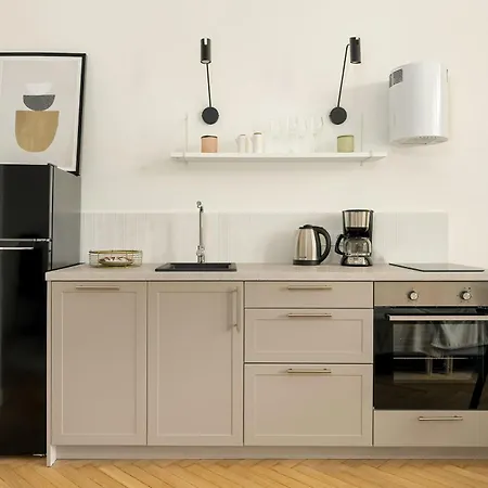 Apartment Bright Near The Zoo Kraszewskiego 17 By Heyrent *